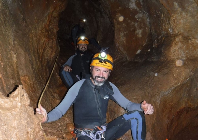  Sitting in the muddy cave